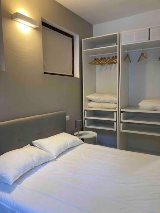 Bilocale Zona Bocconi-Navigli Villa Milánó Kültér fotó
